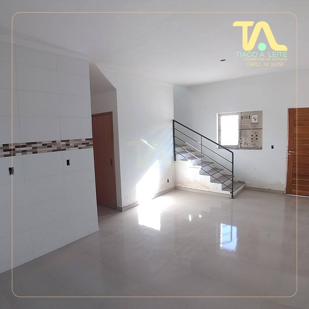 Casa à venda com 2 quartos, 75m² - Foto 1