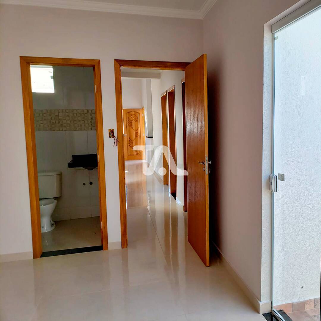 Casa à venda com 3 quartos, 100m² - Foto 8