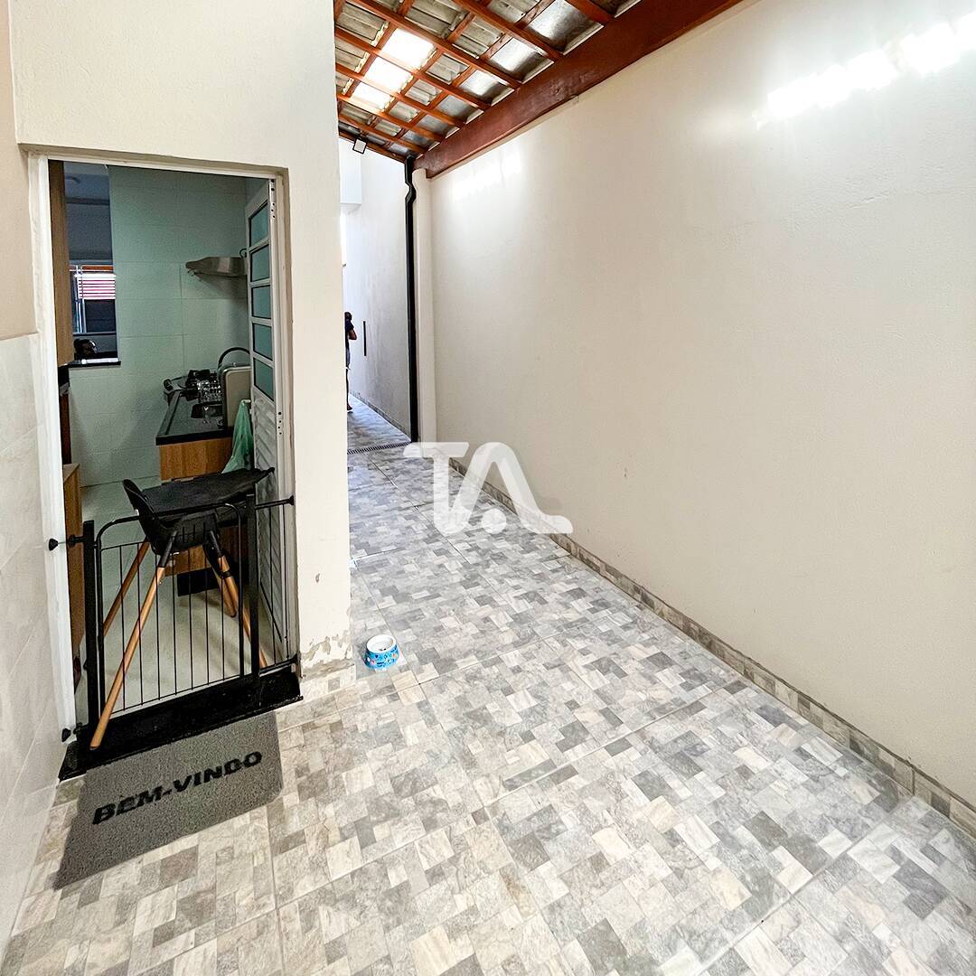 Casa à venda com 2 quartos, 65m² - Foto 13