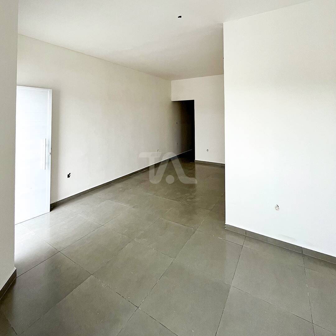 Casa à venda com 2 quartos, 77m² - Foto 3