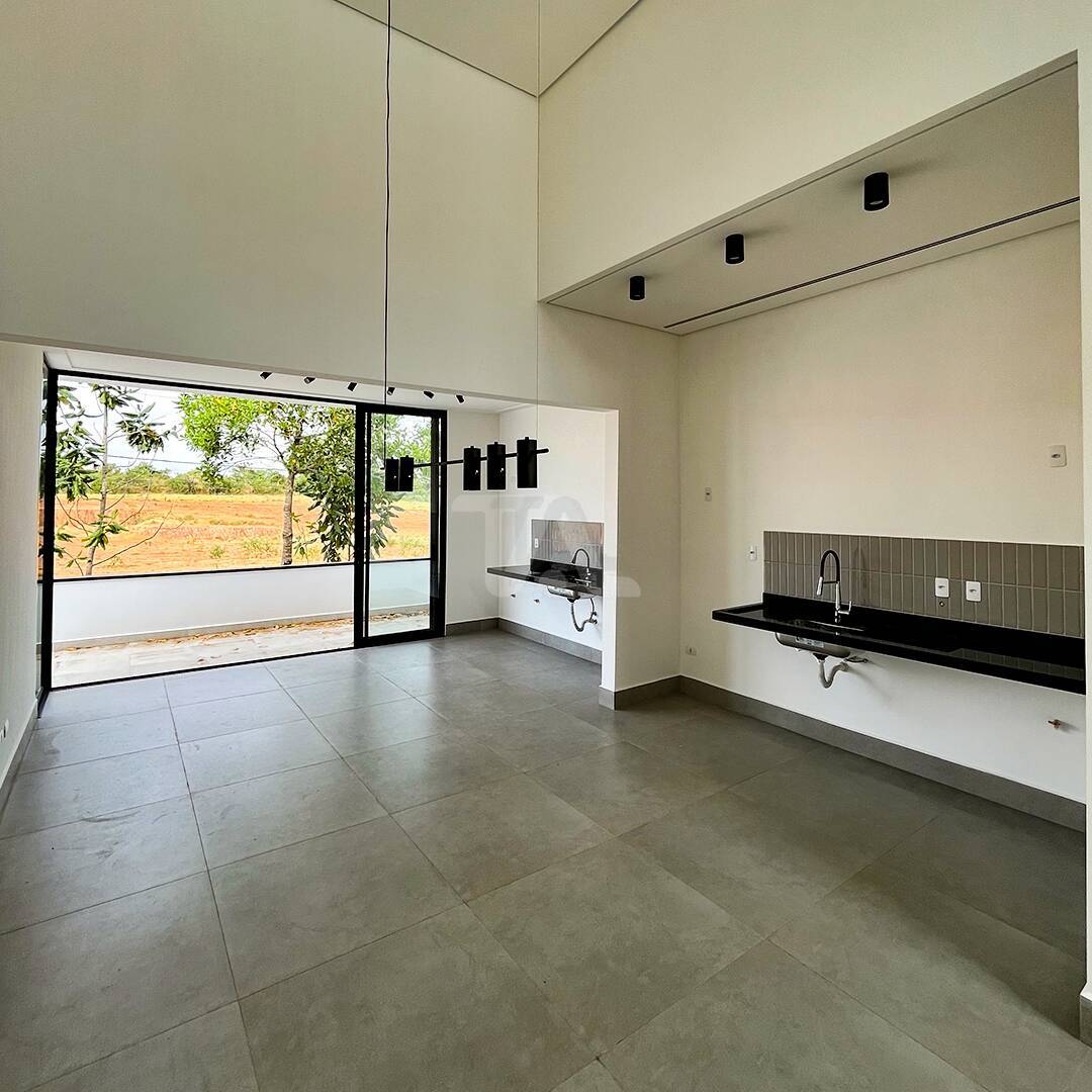 Casa à venda e aluguel com 3 quartos, 150m² - Foto 4