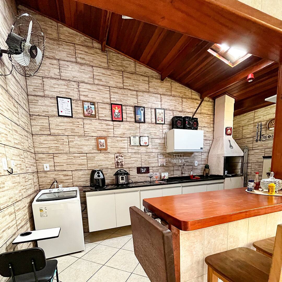 Casa à venda com 2 quartos, 122m² - Foto 1