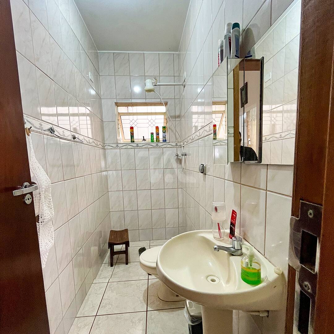 Casa à venda com 3 quartos, 200m² - Foto 4