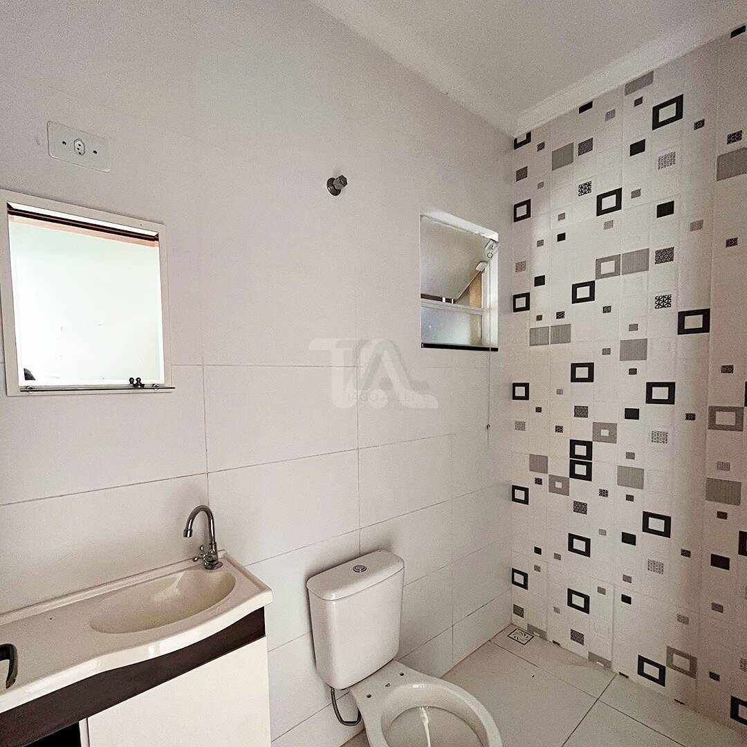 Casa à venda com 2 quartos, 60m² - Foto 4