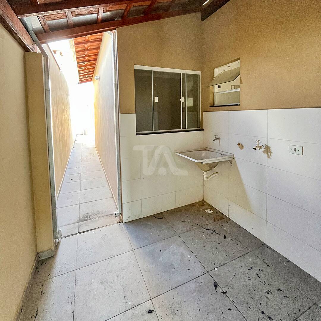 Casa à venda com 2 quartos, 60m² - Foto 8