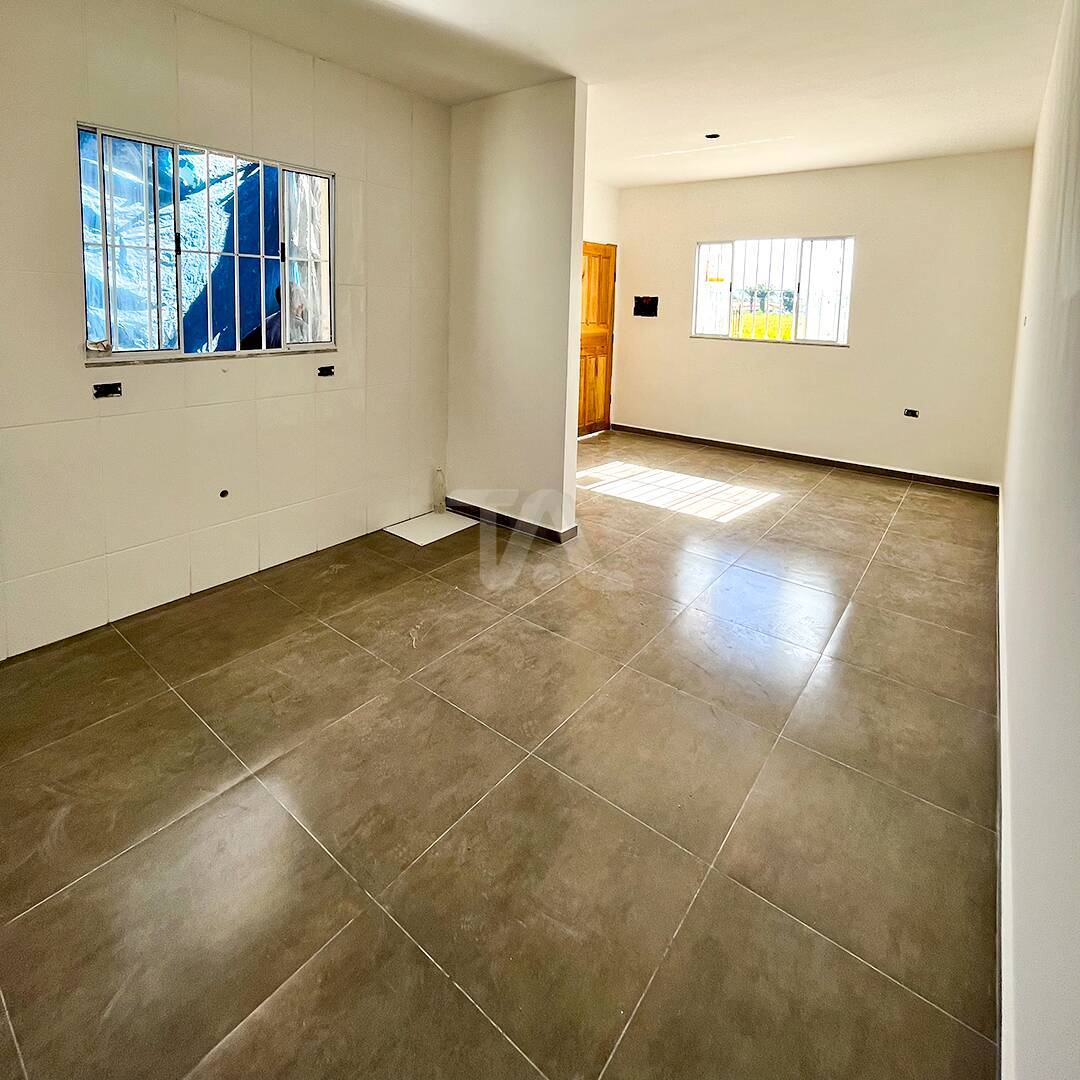 Casa à venda com 2 quartos, 58m² - Foto 1