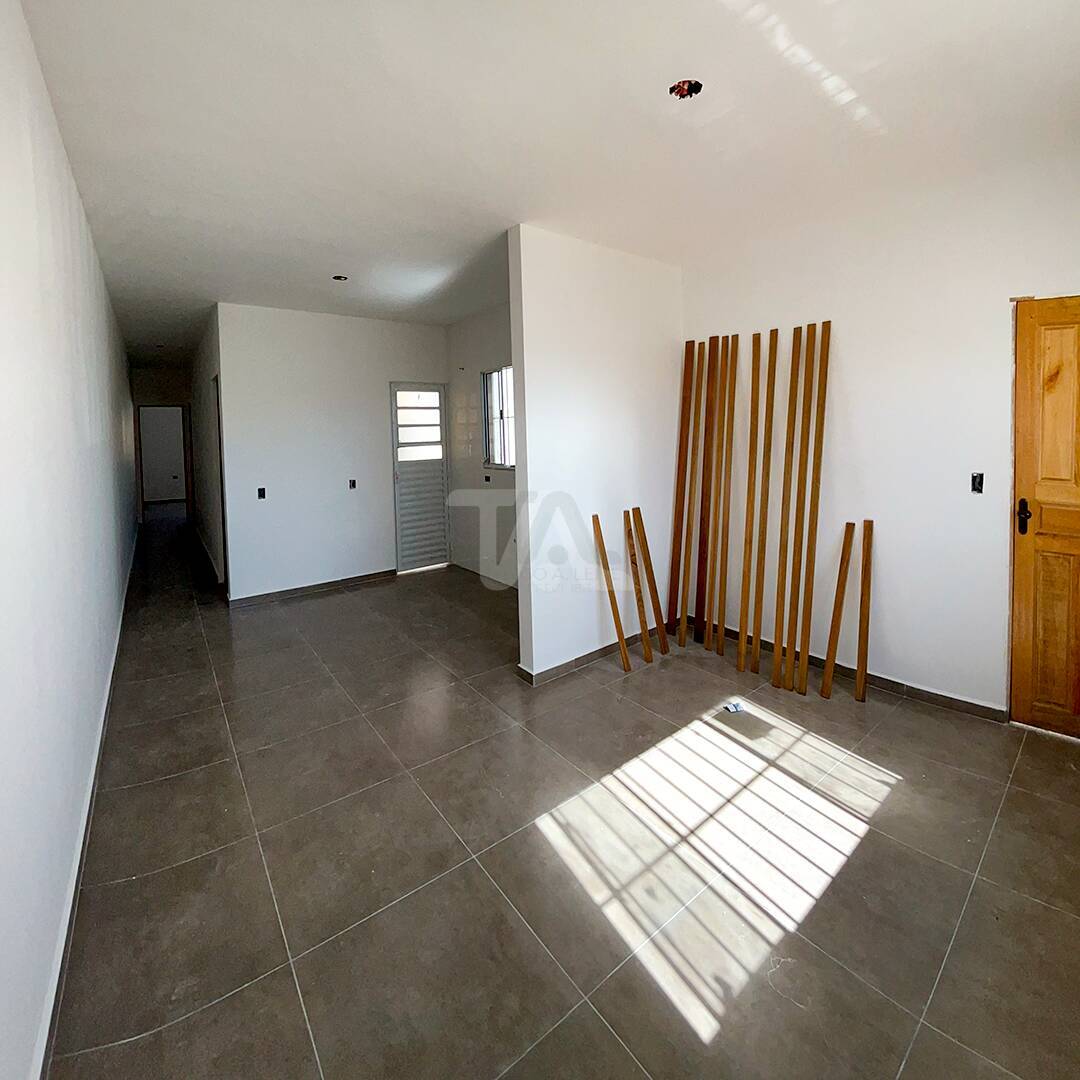 Casa à venda com 2 quartos, 58m² - Foto 2