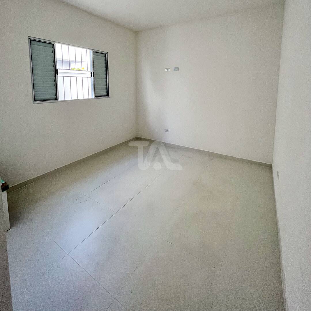 Casa à venda com 3 quartos, 80m² - Foto 2