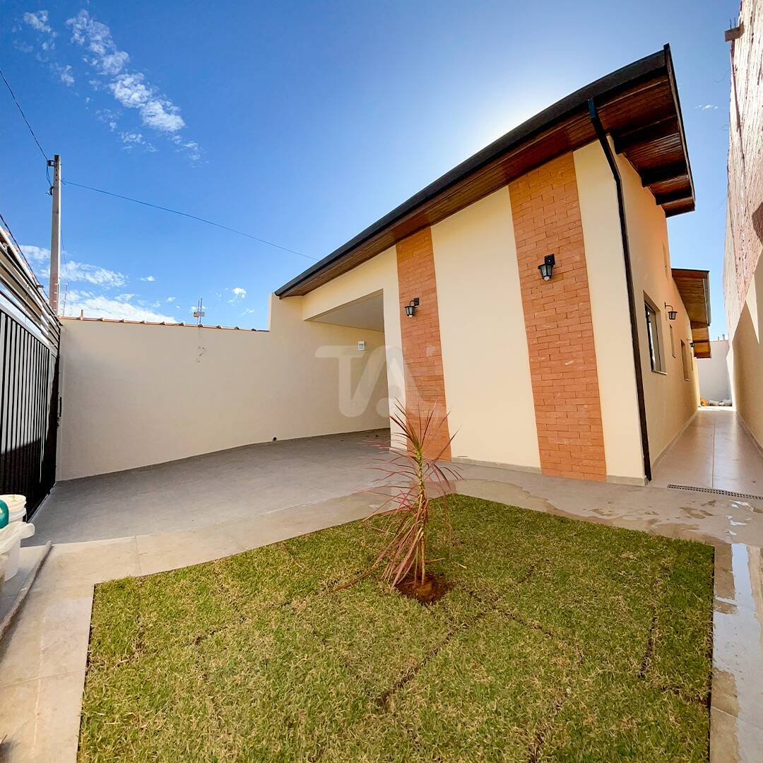 Casa à venda com 2 quartos, 97m² - Foto 1