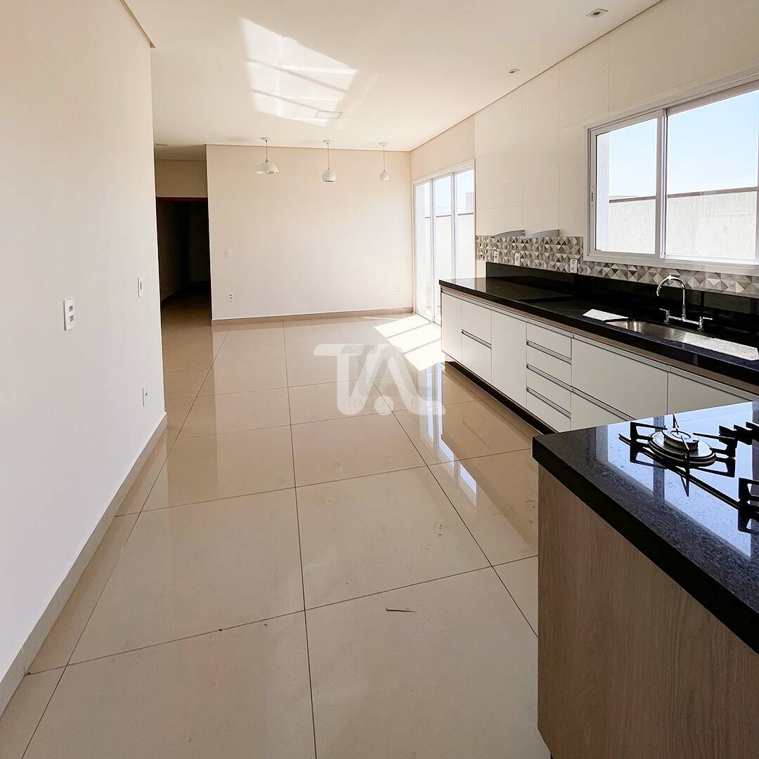 Casa à venda com 3 quartos, 220m² - Foto 12