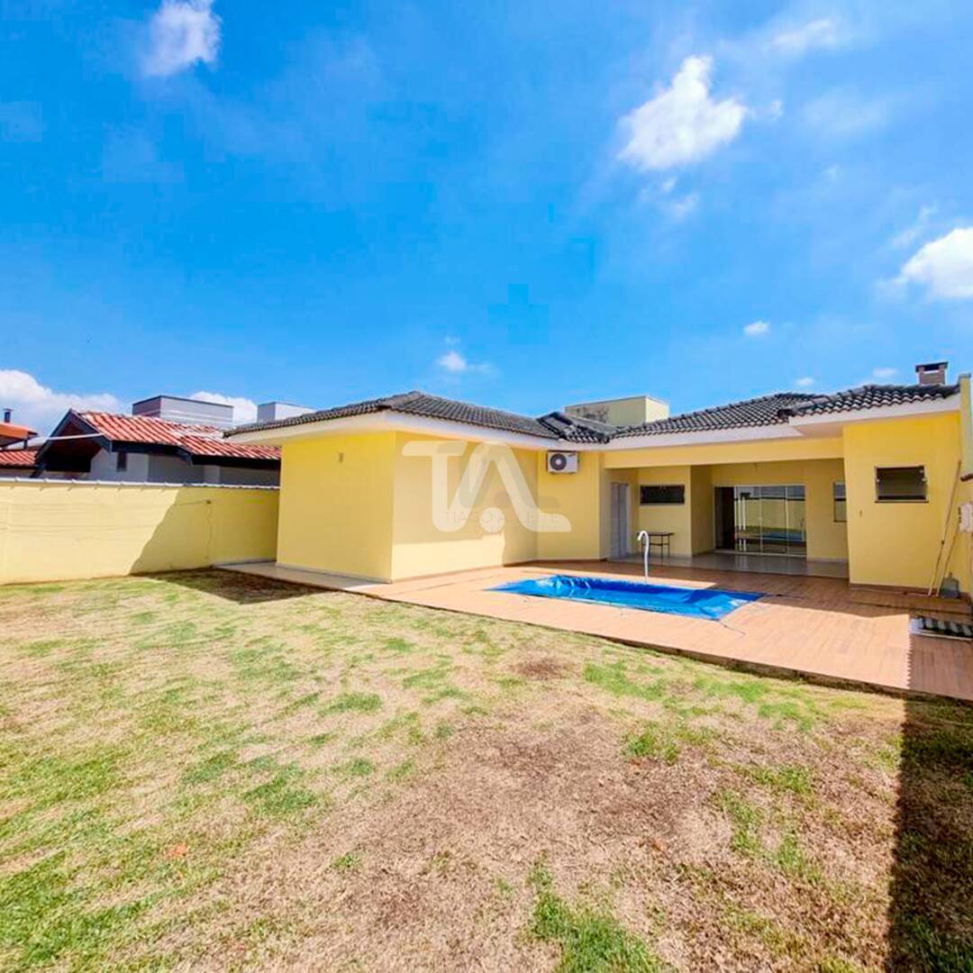 Casa à venda com 3 quartos, 200m² - Foto 3