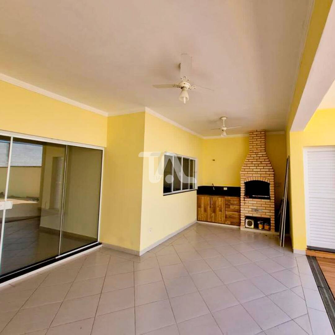 Casa à venda com 3 quartos, 200m² - Foto 4