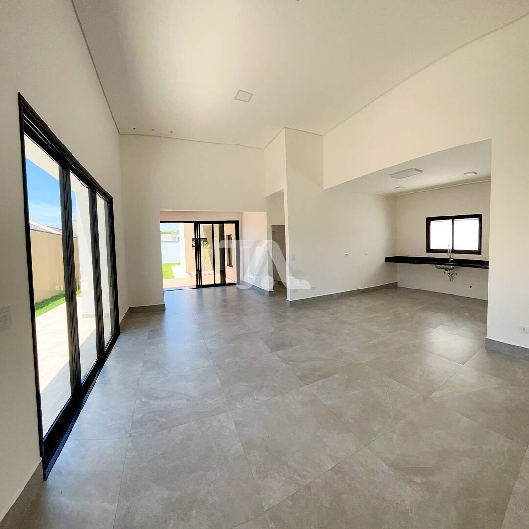 Casa à venda e aluguel com 3 quartos, 205m² - Foto 4