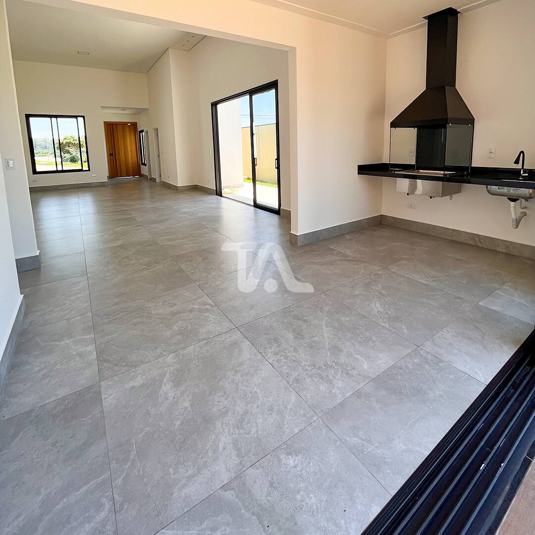 Casa à venda e aluguel com 3 quartos, 205m² - Foto 11