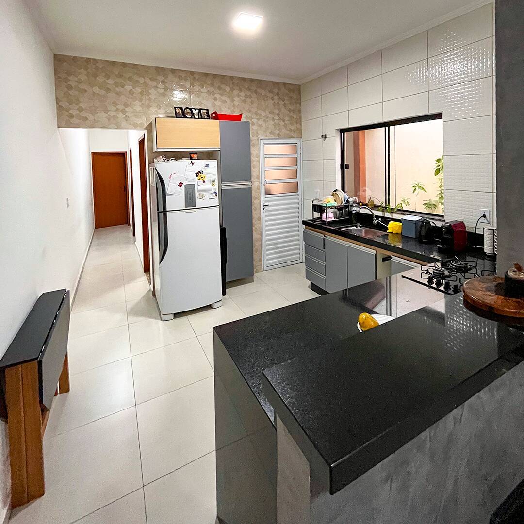 Casa à venda com 2 quartos, 69m² - Foto 5