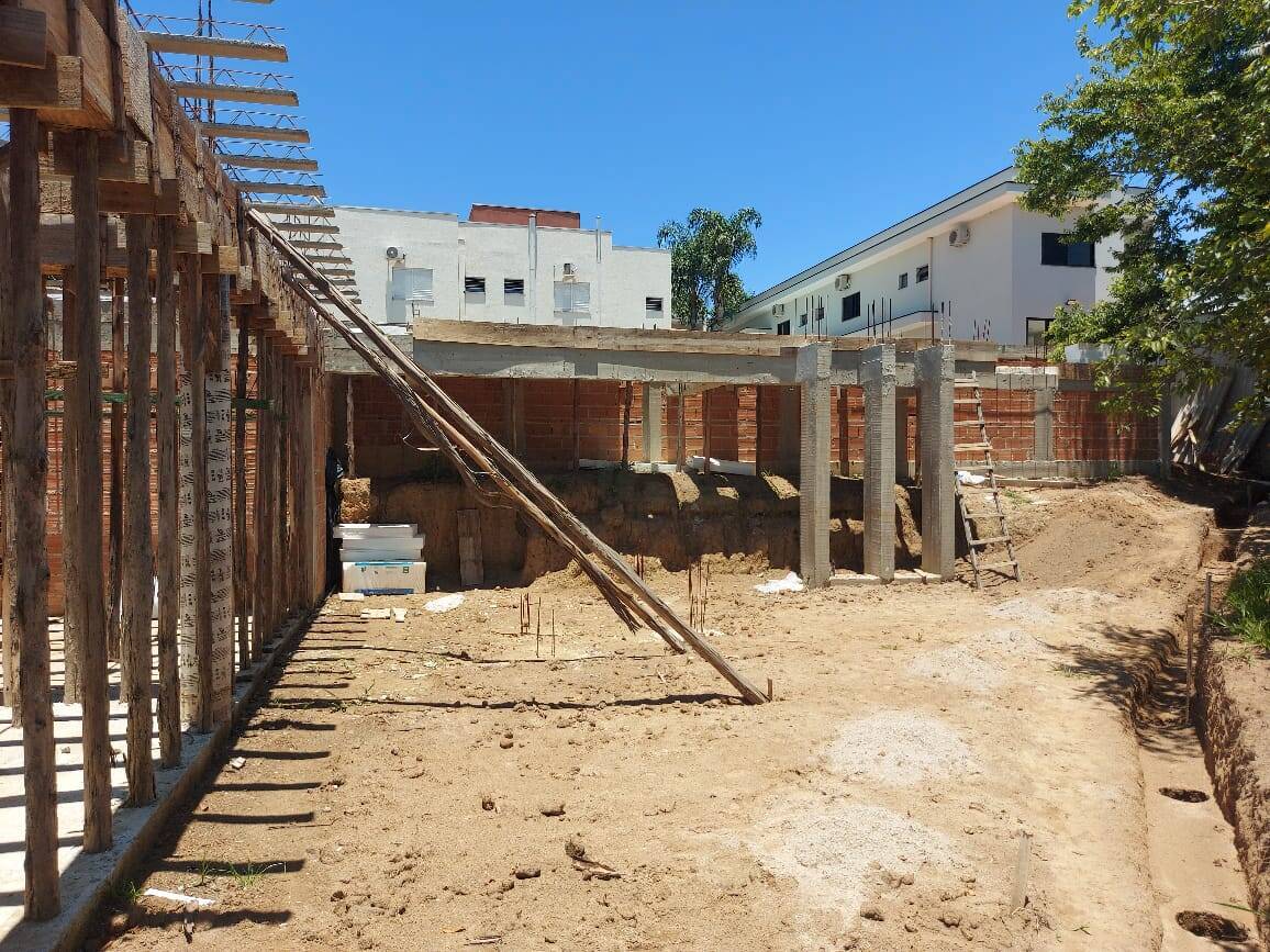 Casa à venda e aluguel com 3 quartos, 260m² - Foto 4