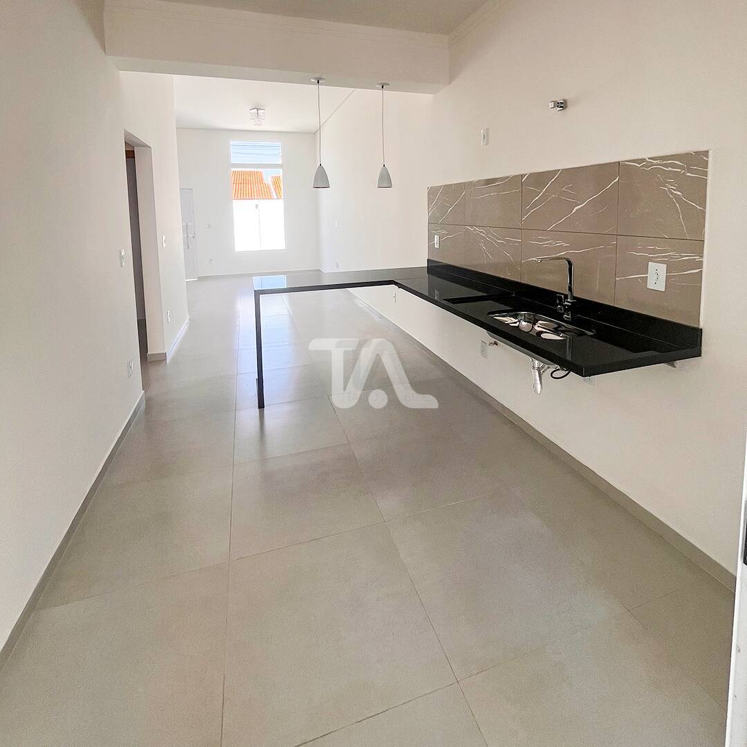 Casa à venda com 3 quartos, 100m² - Foto 3