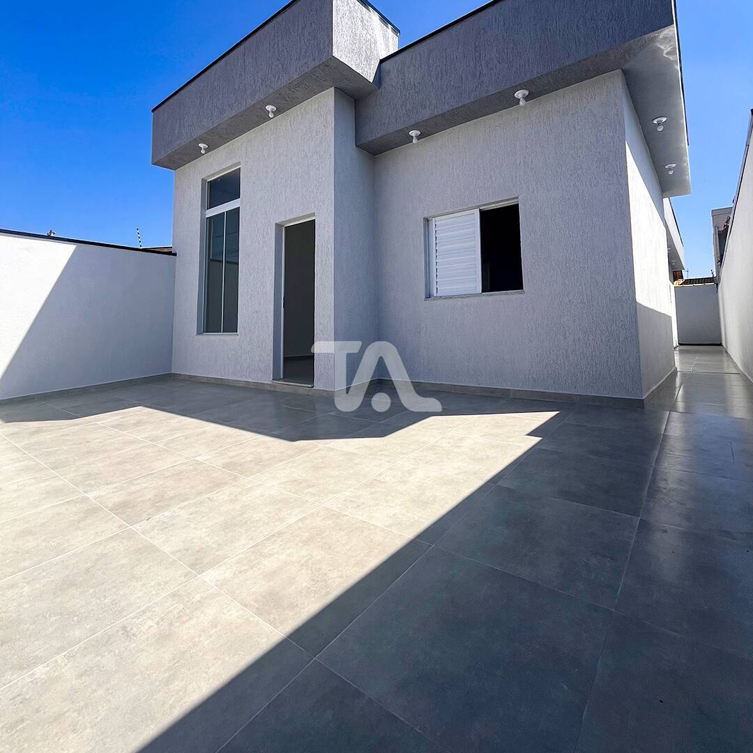 Casa à venda com 3 quartos, 100m² - Foto 1