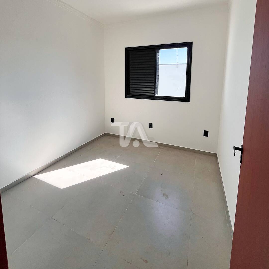 Casa à venda com 3 quartos, 98m² - Foto 11