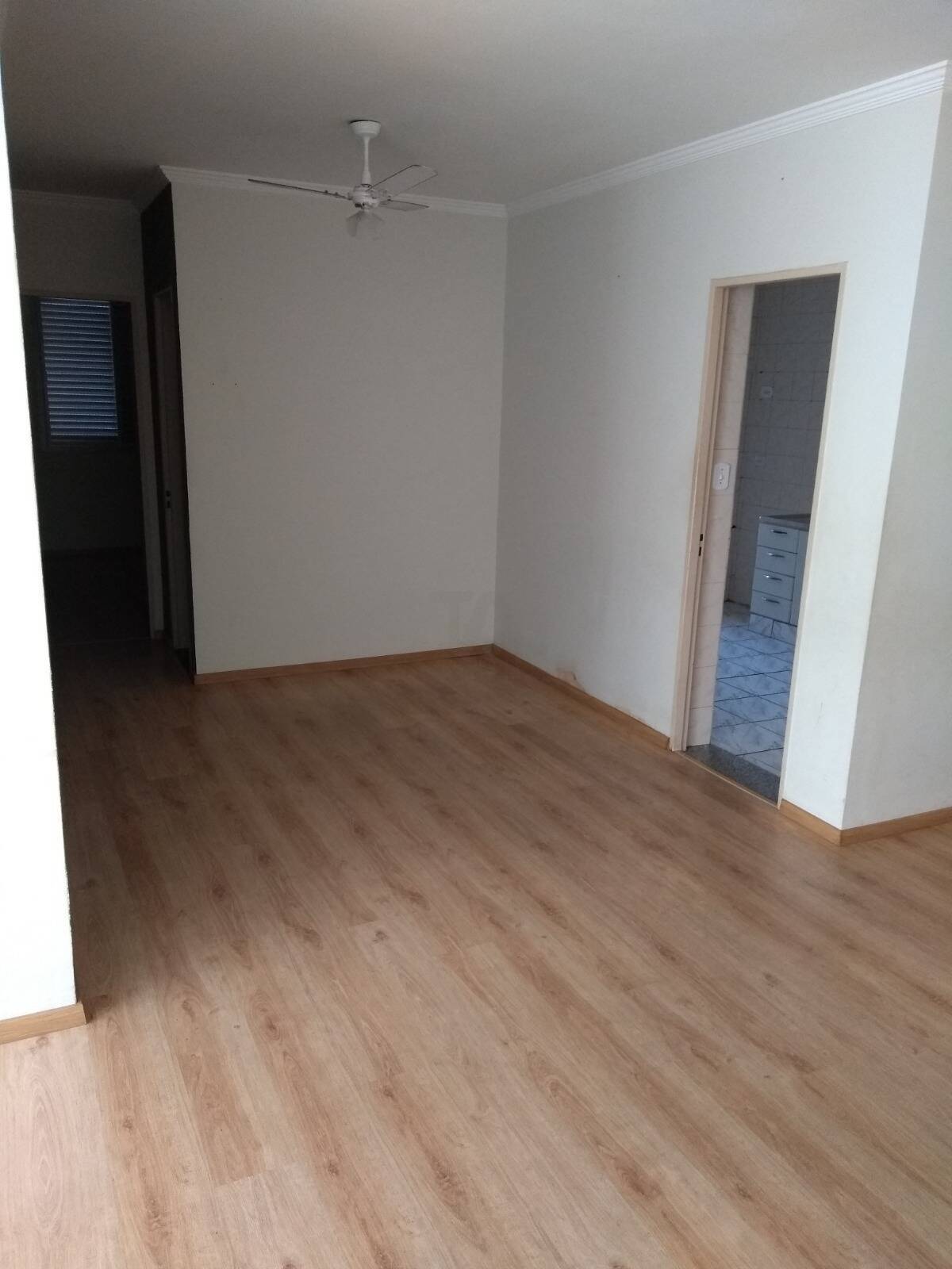 Apartamento à venda com 3 quartos, 85m² - Foto 2