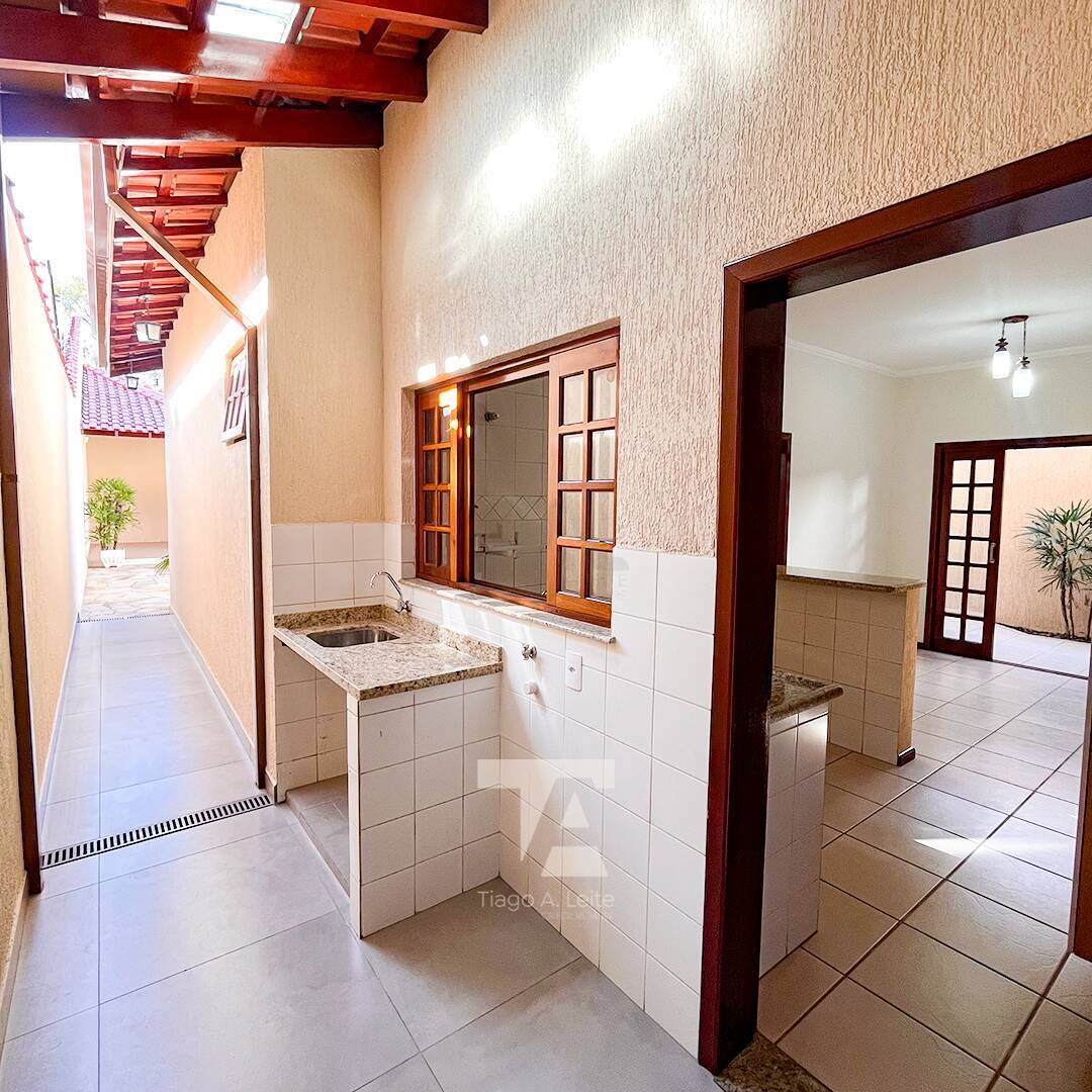 Casa à venda com 3 quartos, 175m² - Foto 11