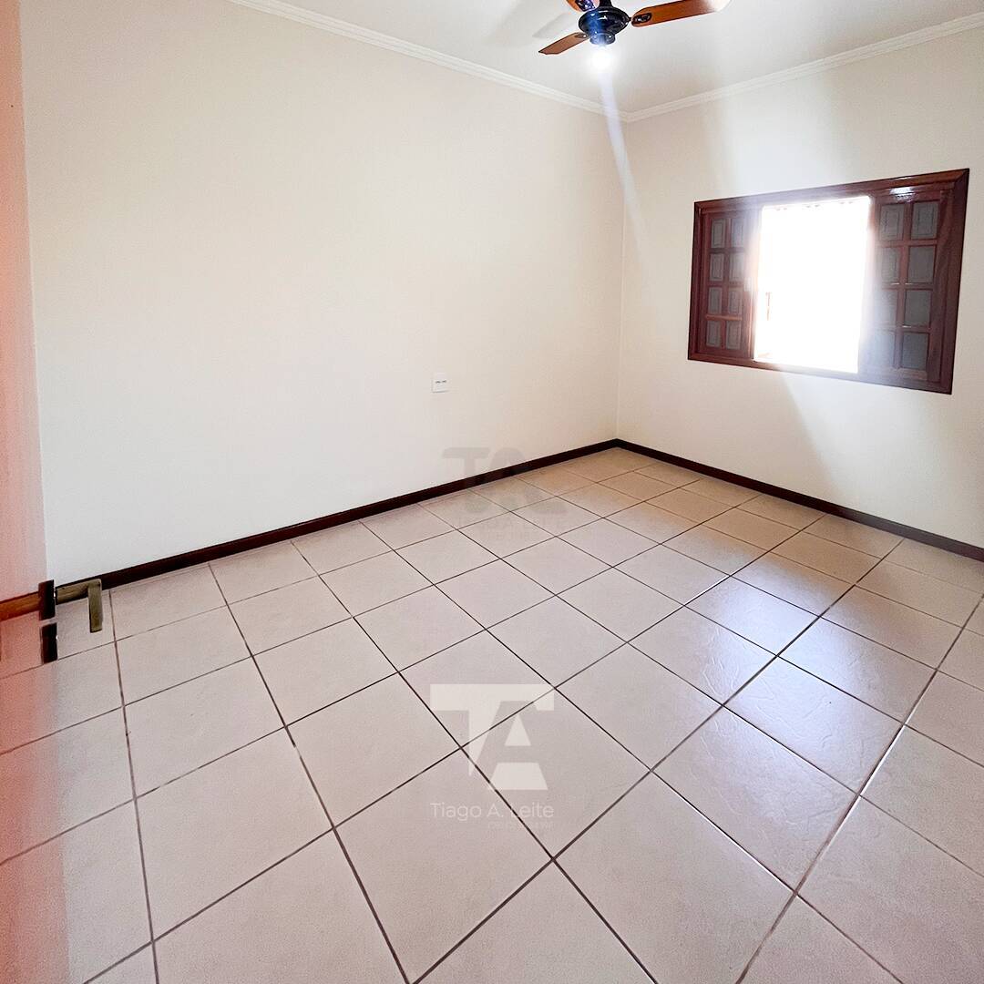 Casa à venda com 3 quartos, 175m² - Foto 7