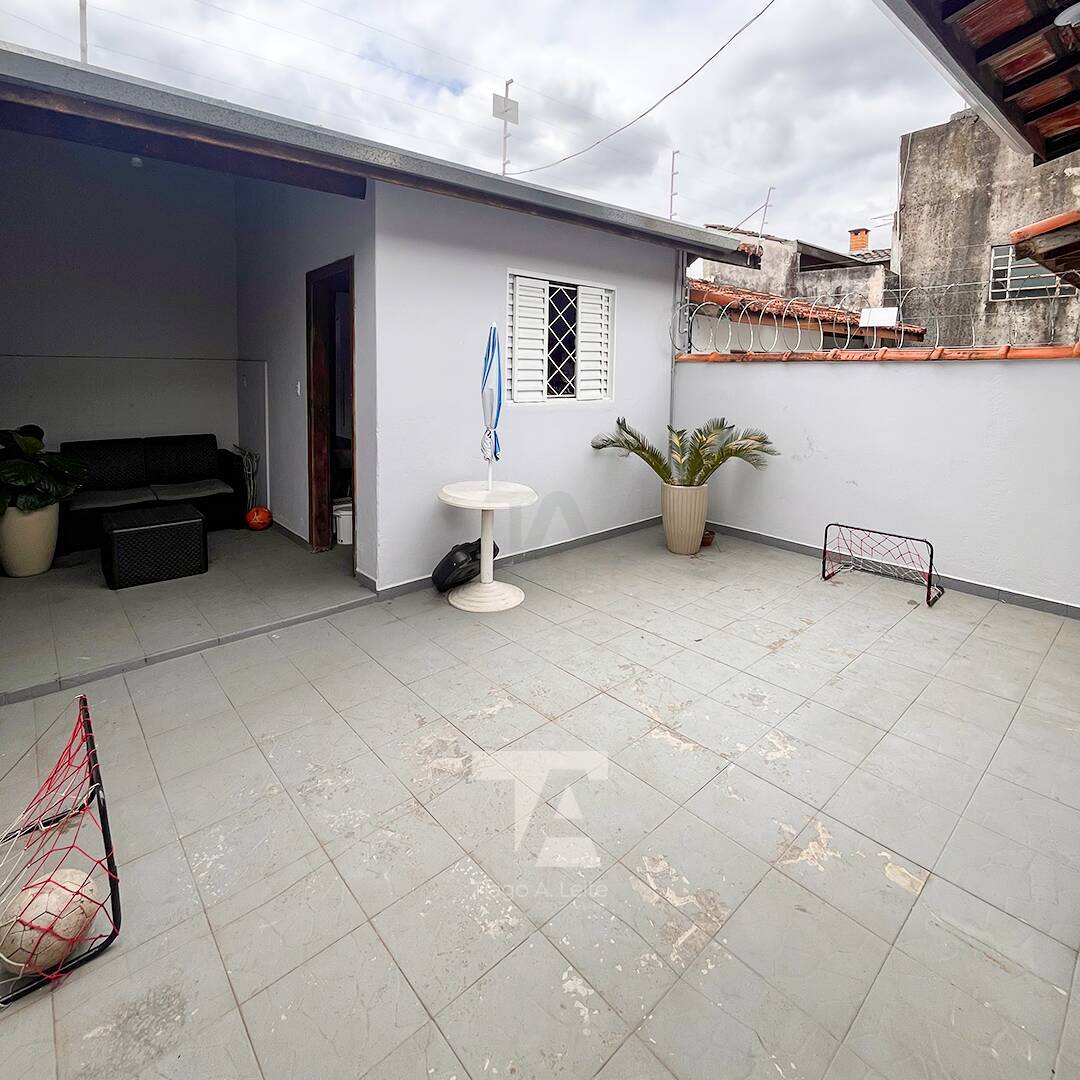 Casa à venda com 2 quartos, 96m² - Foto 2