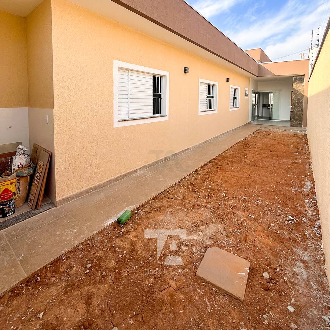 Casa à venda com 3 quartos, 90m² - Foto 11