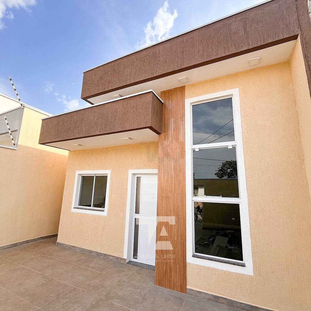 Casa à venda com 3 quartos, 90m² - Foto 1