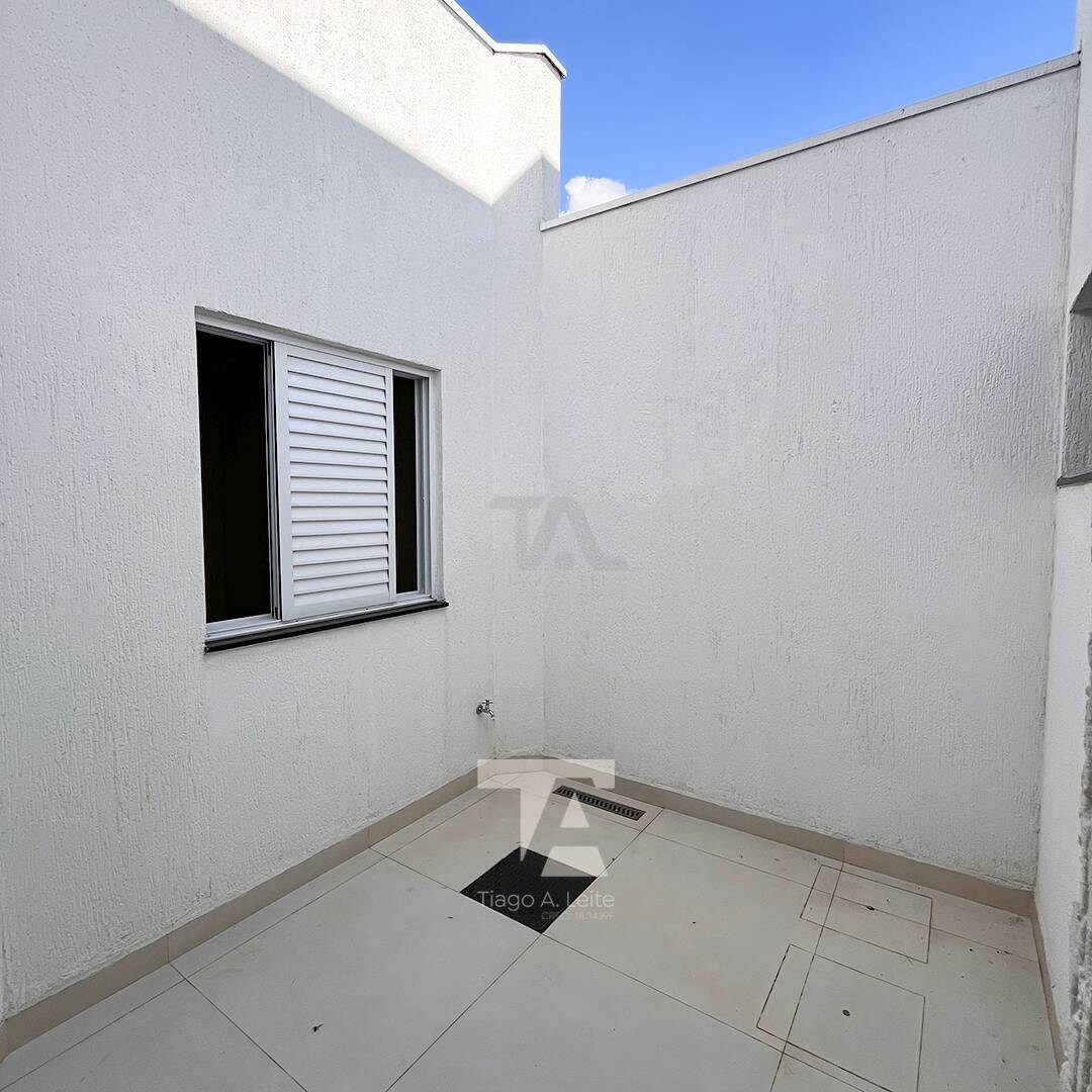 Casa à venda com 3 quartos, 105m² - Foto 13