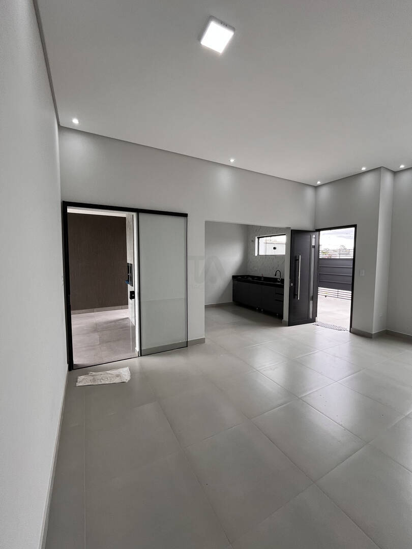 Casa à venda com 3 quartos, 103m² - Foto 4