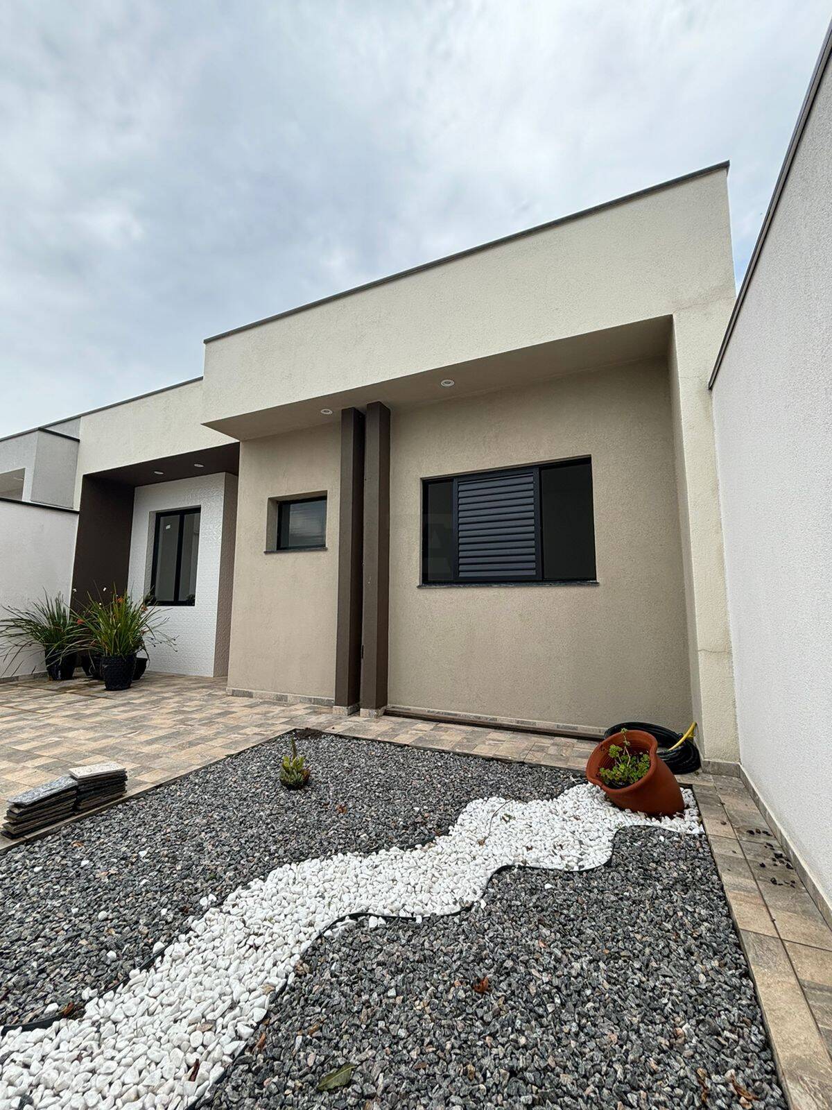 Casa à venda e aluguel com 3 quartos, 116m² - Foto 2