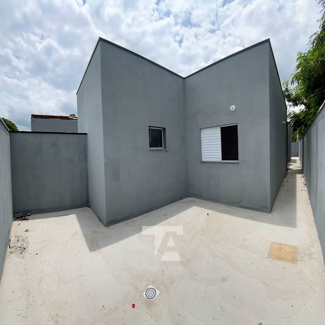 Casa à venda com 2 quartos, 65m² - Foto 2