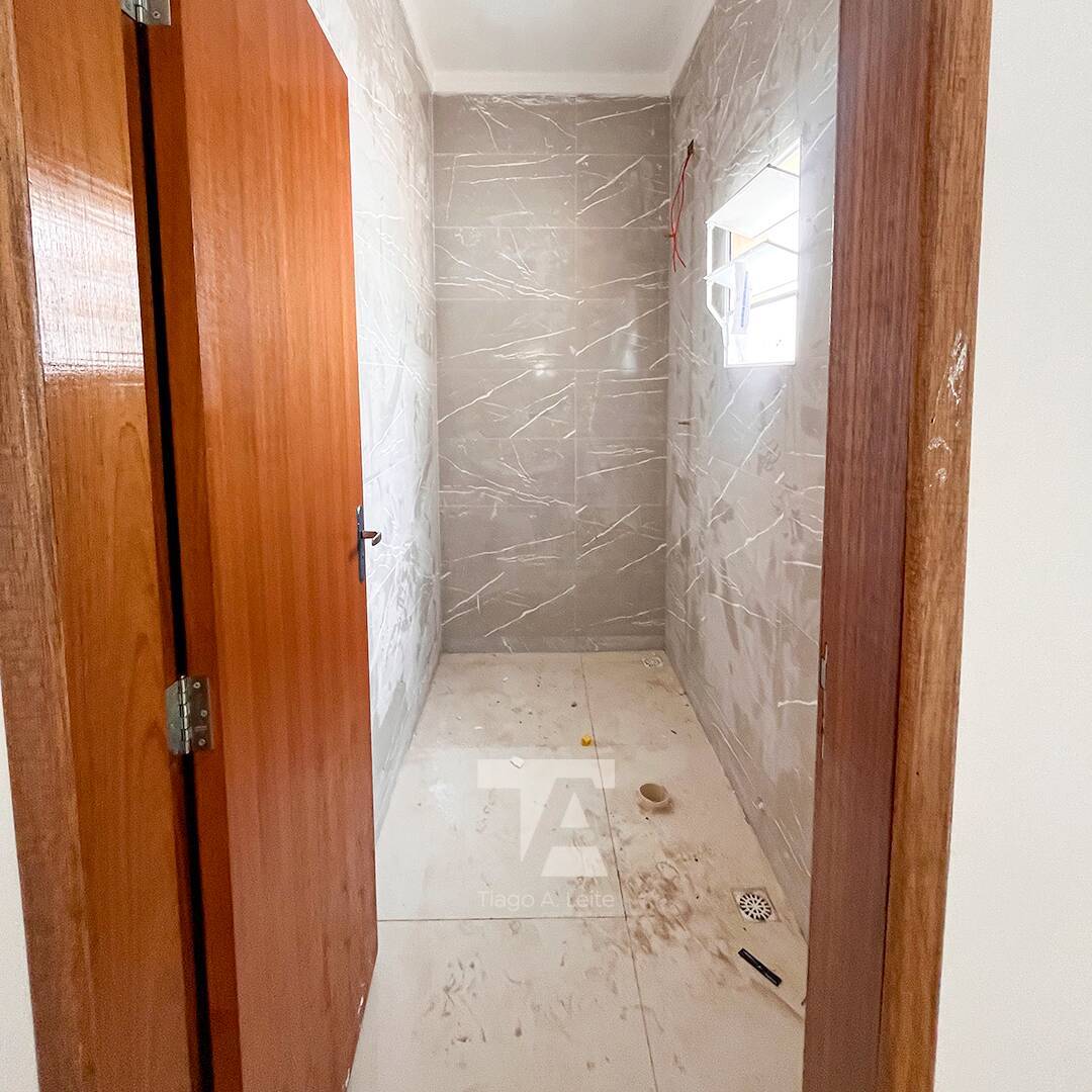 Casa à venda com 2 quartos, 65m² - Foto 3