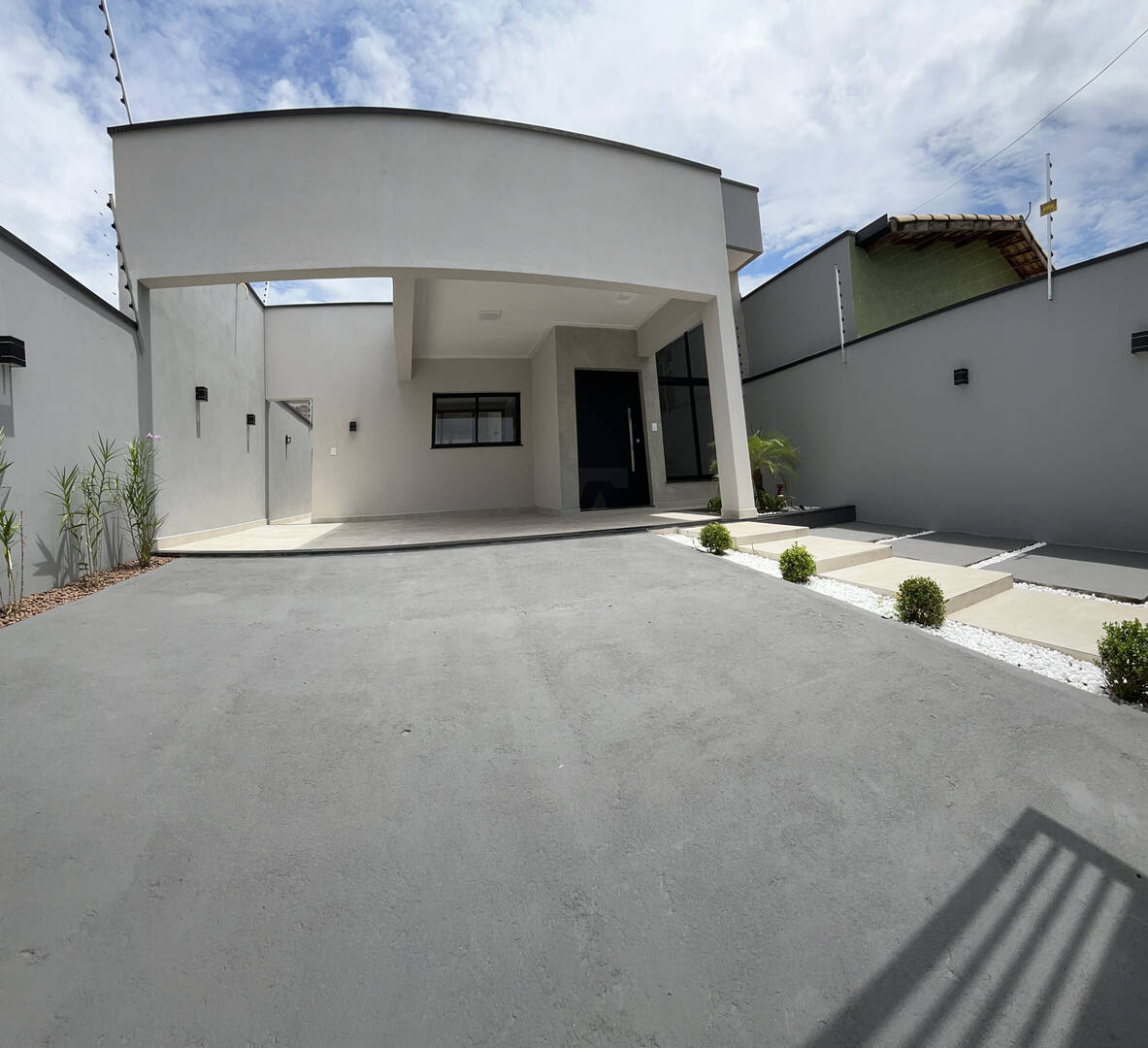 Casa à venda com 3 quartos, 104m² - Foto 1