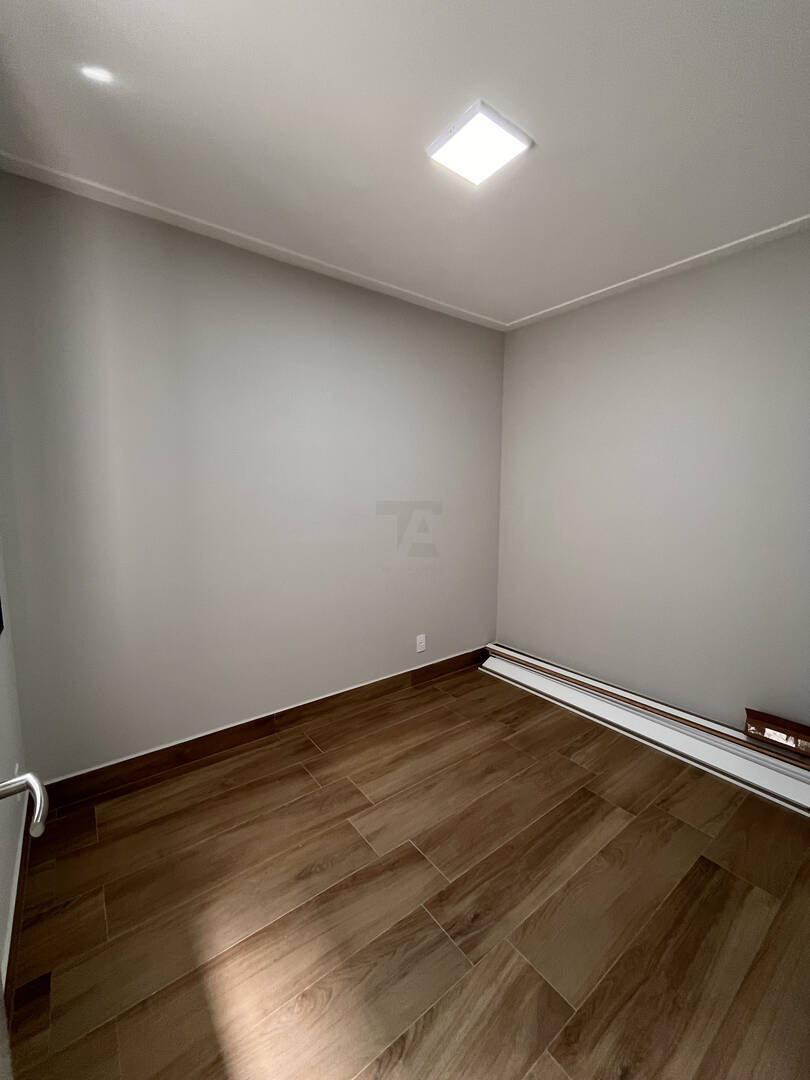 Casa à venda com 3 quartos, 111m² - Foto 10